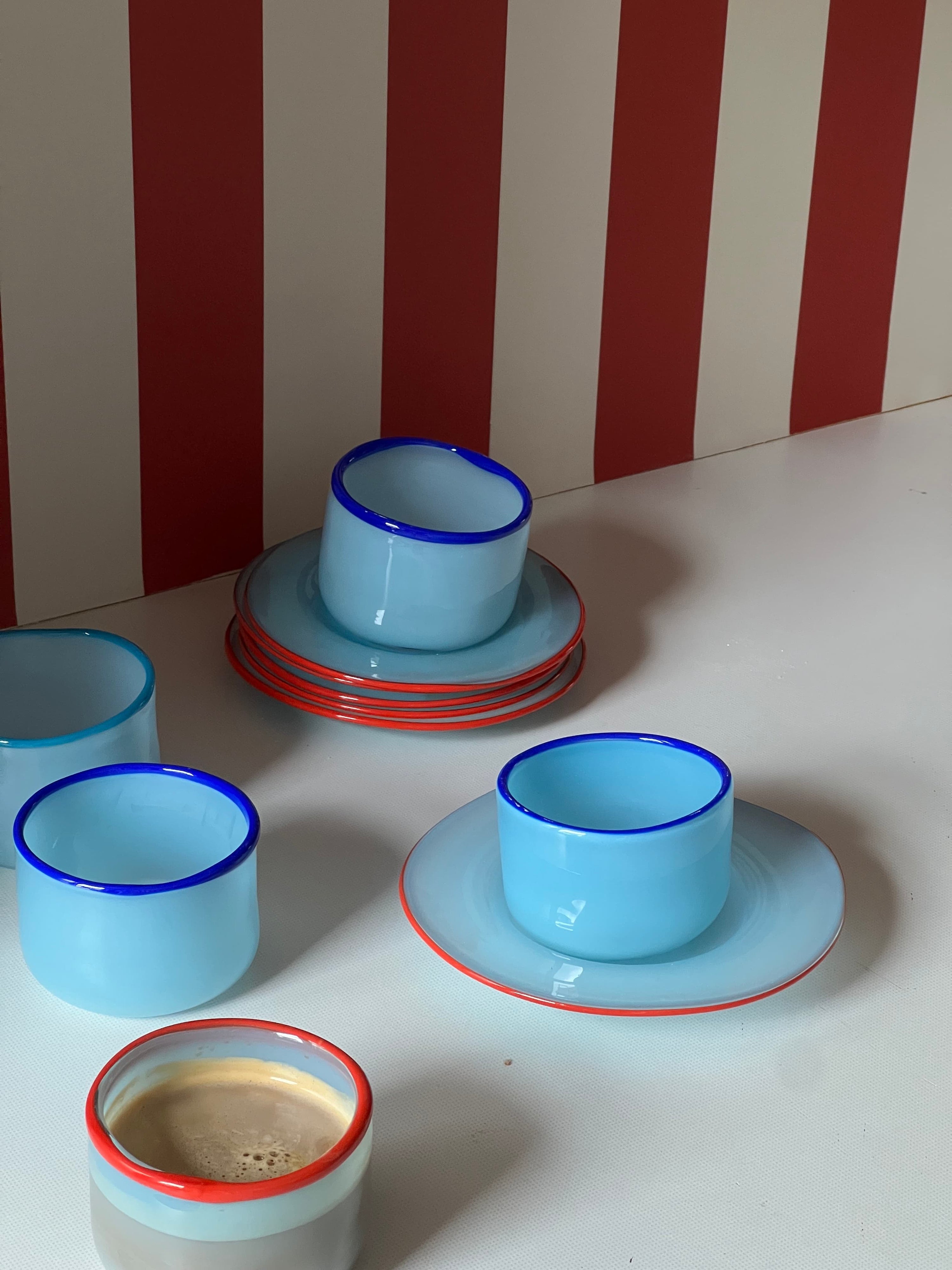 THE WAVY COFFEE CUP