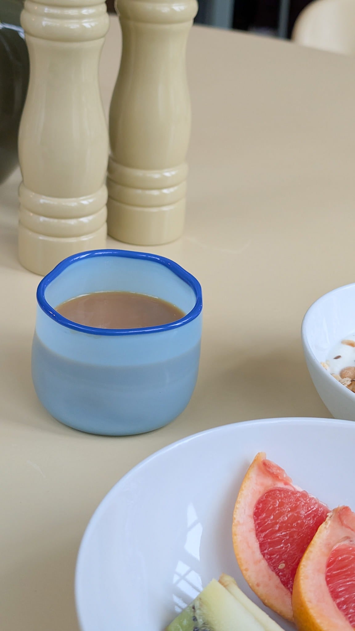 THE WAVY COFFEE CUP